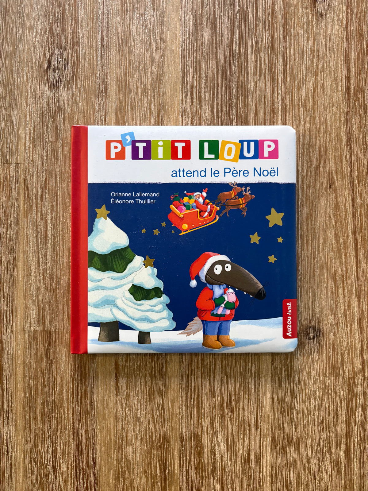 P’tit loup attend le Père Noël
