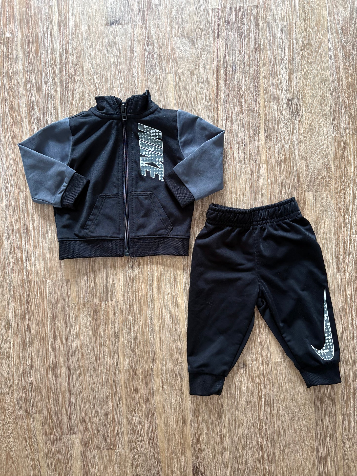 6 mois / Nike