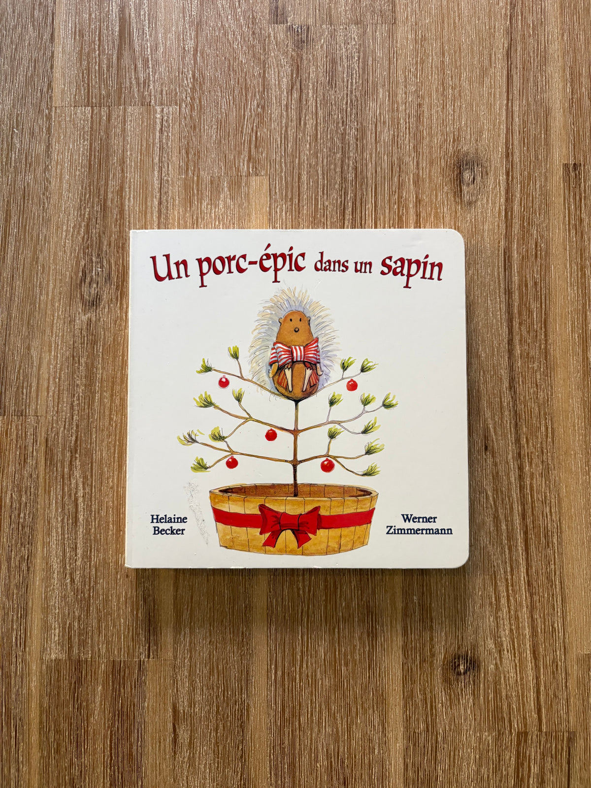 *Cartonner* Un porc-épic dans un sapin