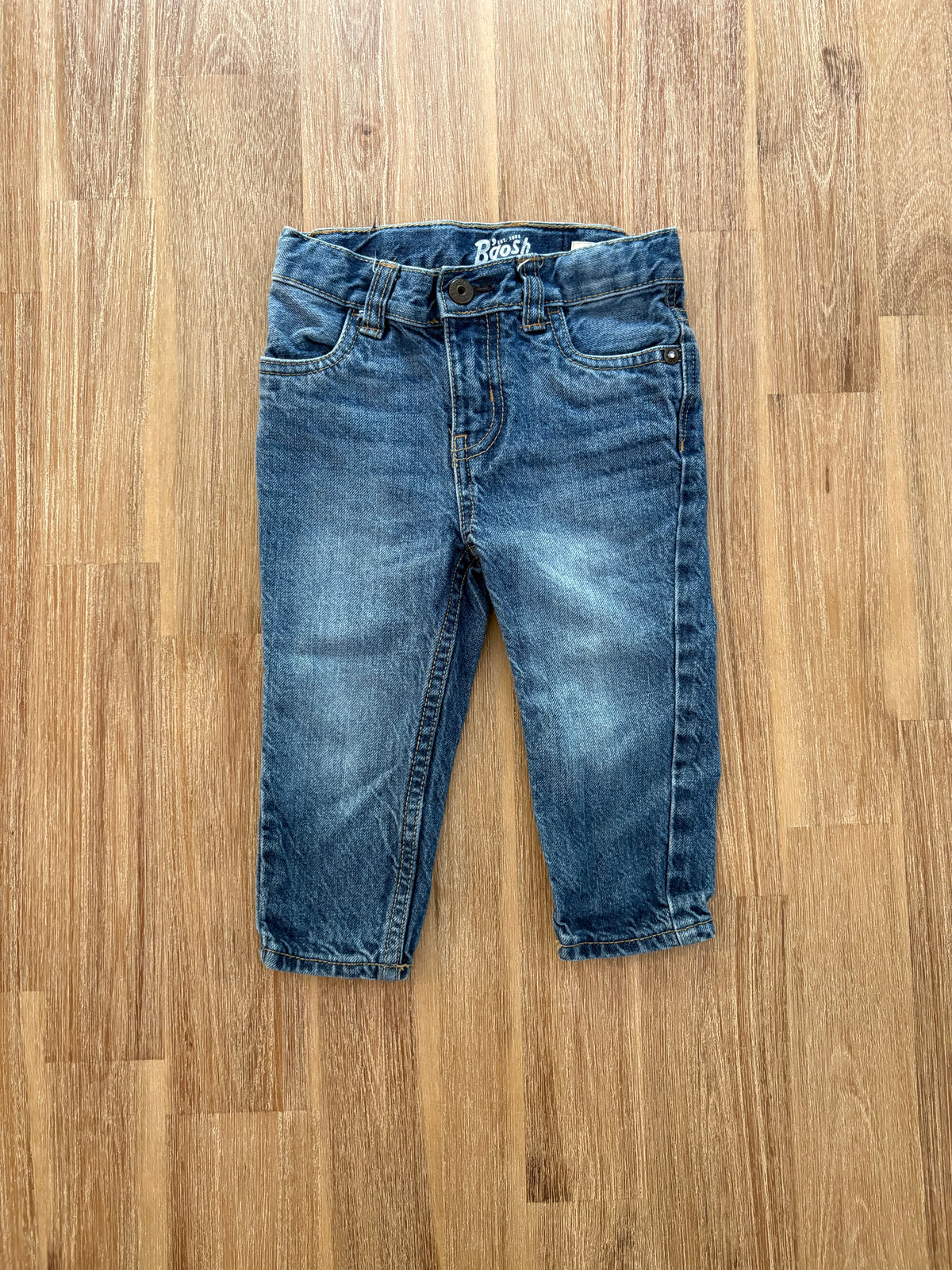 12 mois / Oshkosh