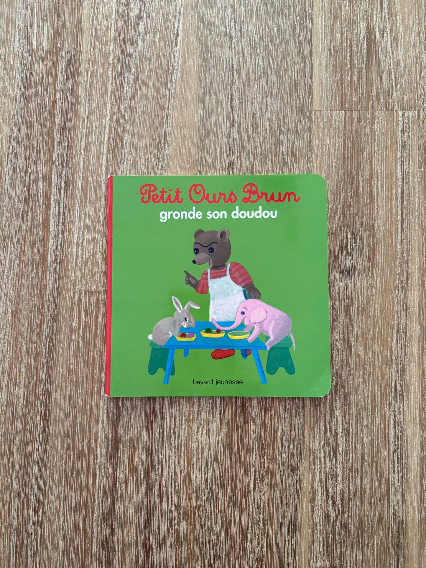Petit Ours Brun gronde son doudou