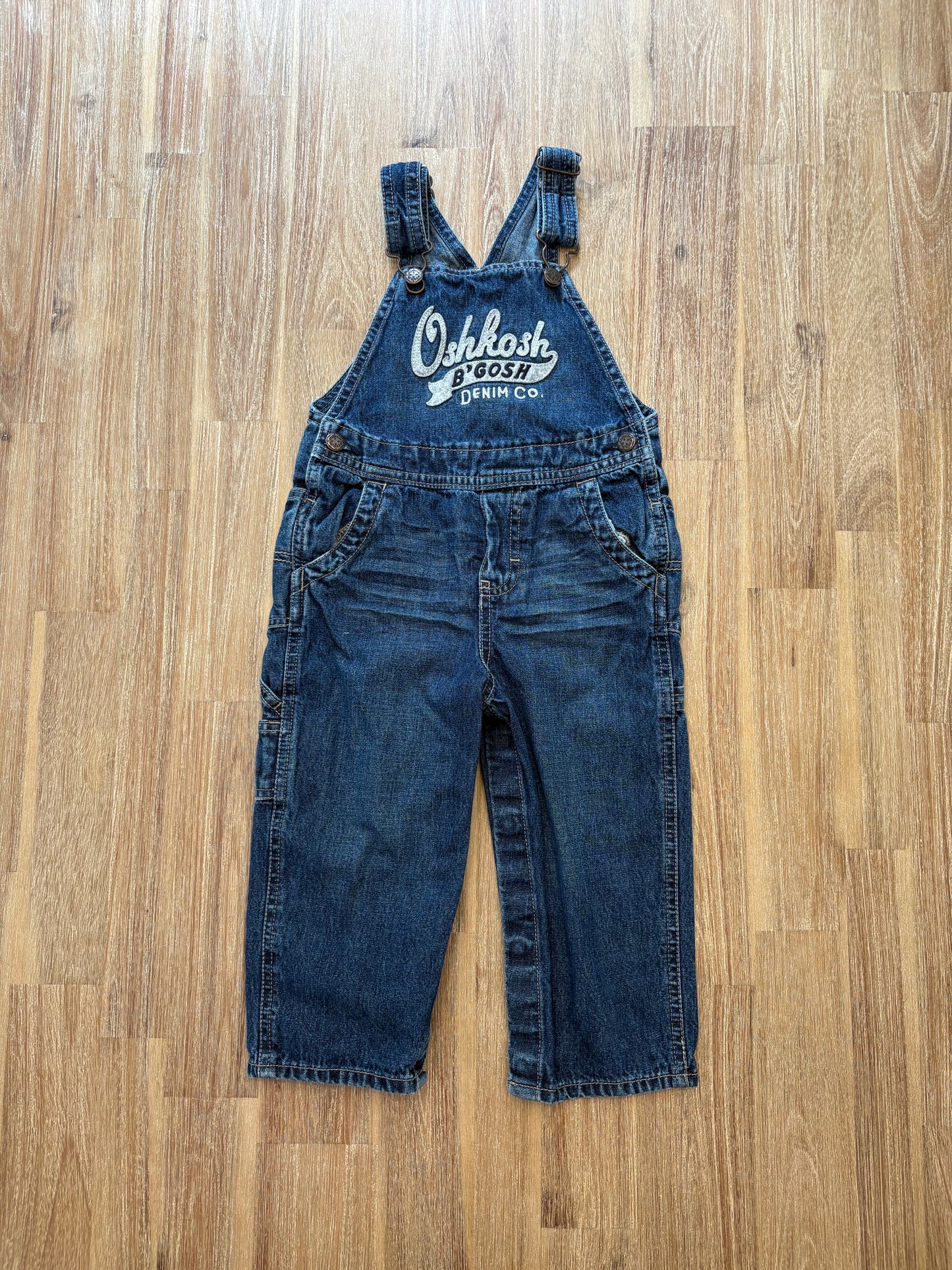 24 mois / Oshkosh