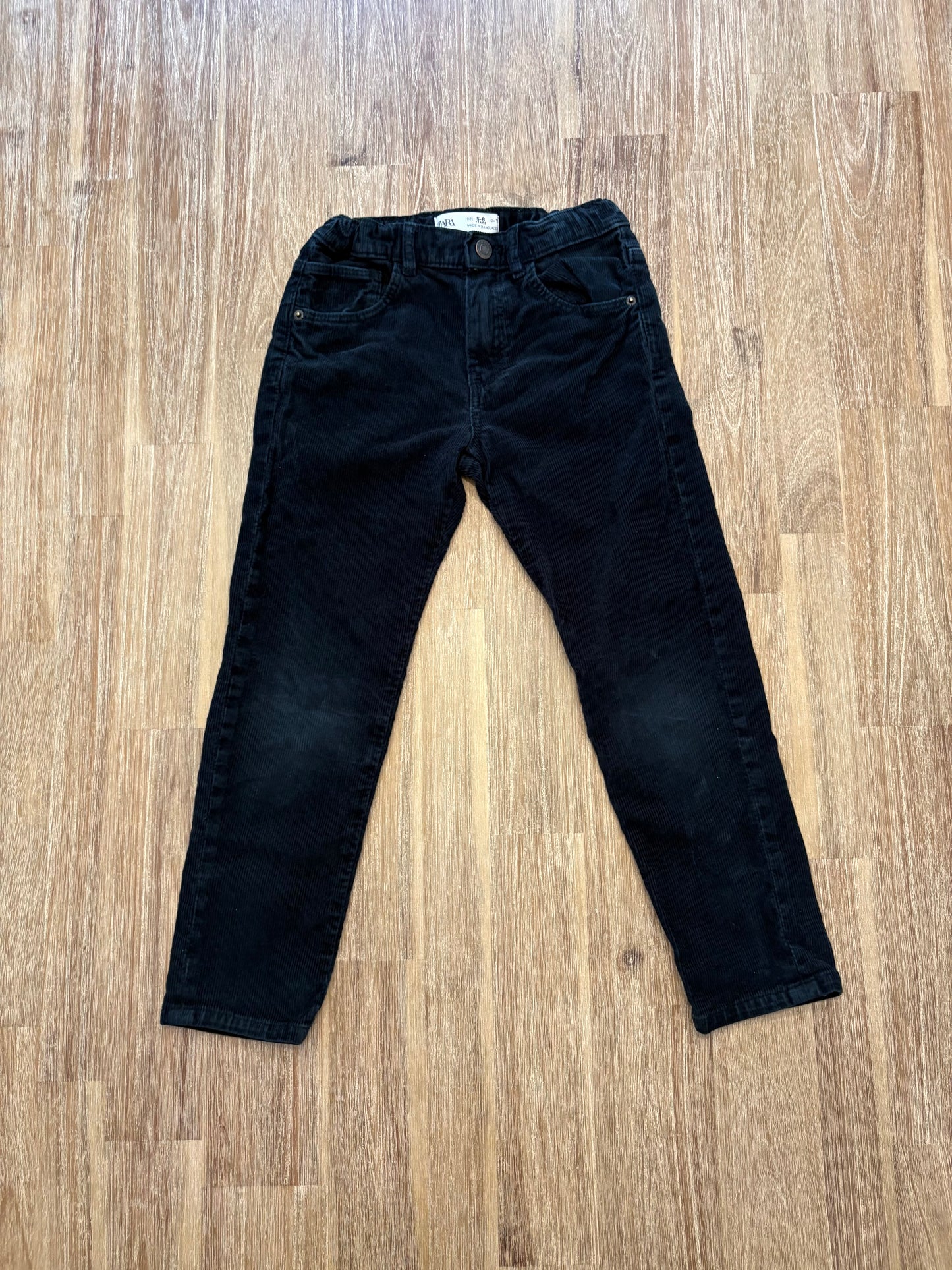 *Usure au genoux* 5-6 ans / Zara