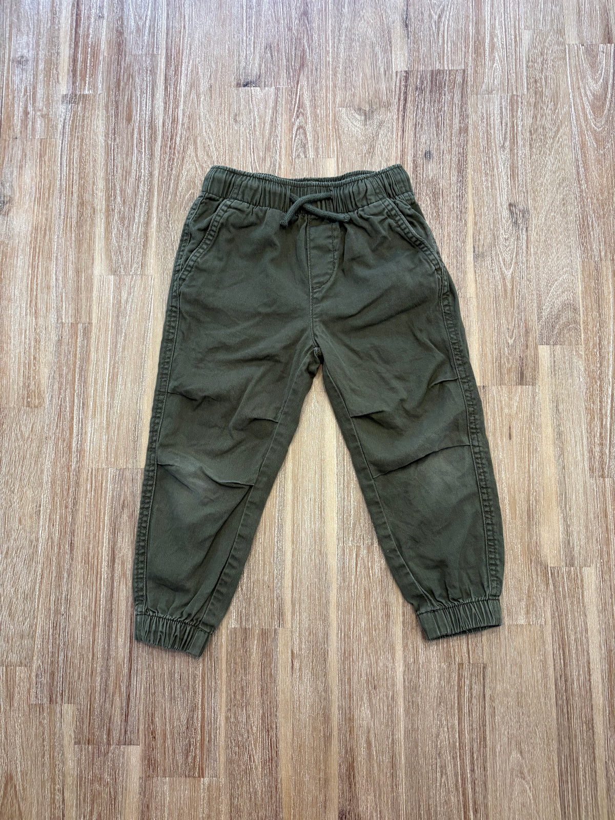 *Légère usure genoux * 2-3 ans / H&M