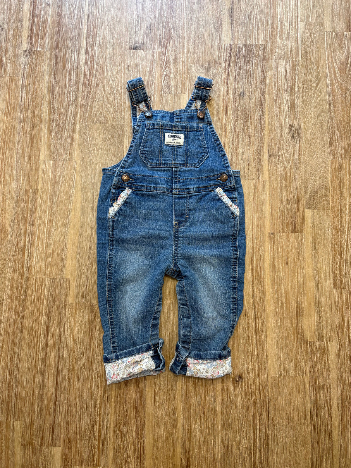 12 mois / Oshkosh