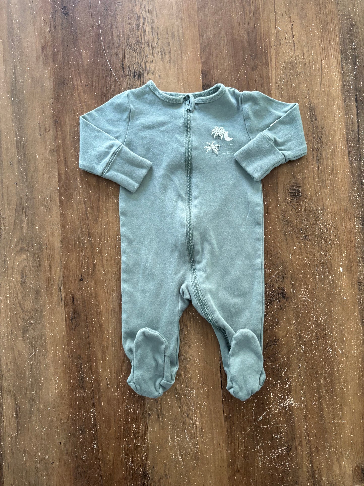 6 mois / Trois moutons