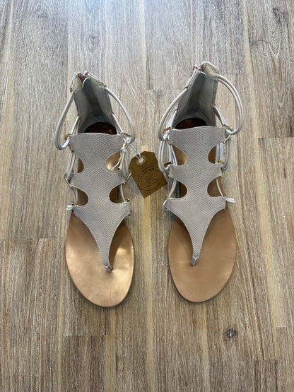 *Neuf* 8 femme / Aldo