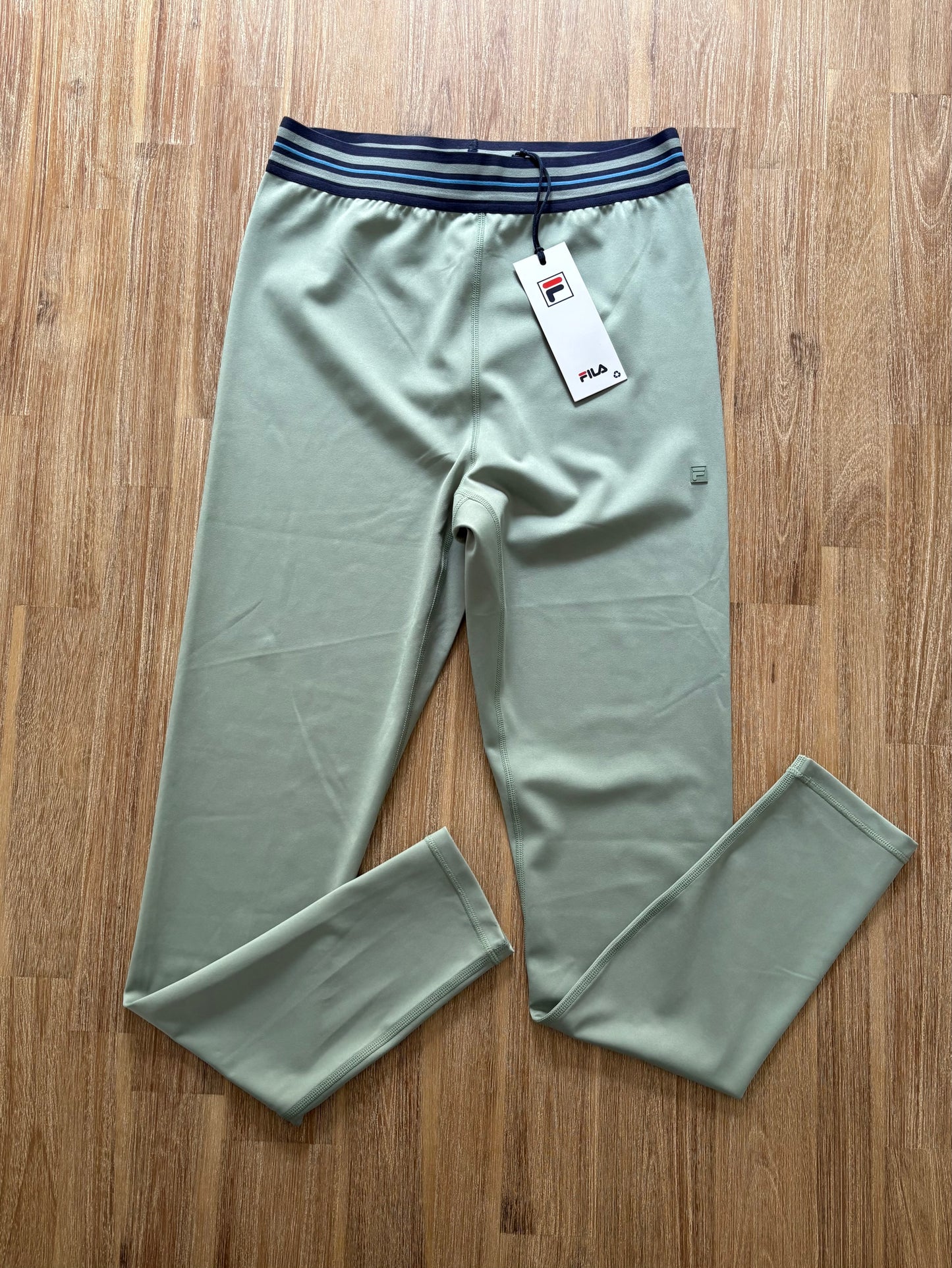 *Neuf* Medium / Fila