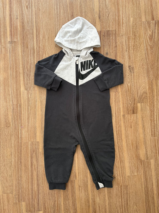 *Mousseux* 12 mois / Nike
