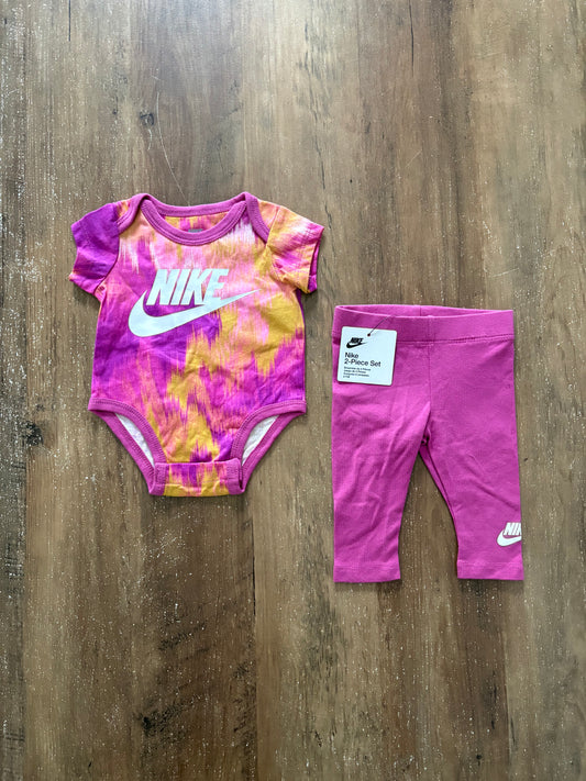 *Neuf* NB / Nike