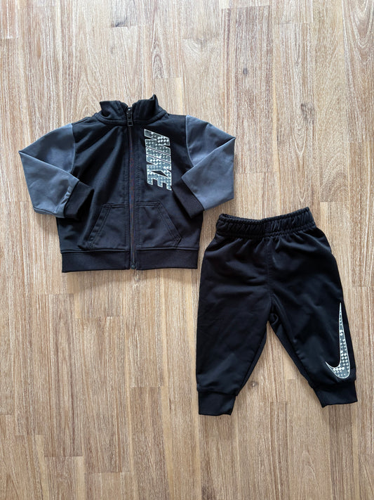 6 mois / Nike