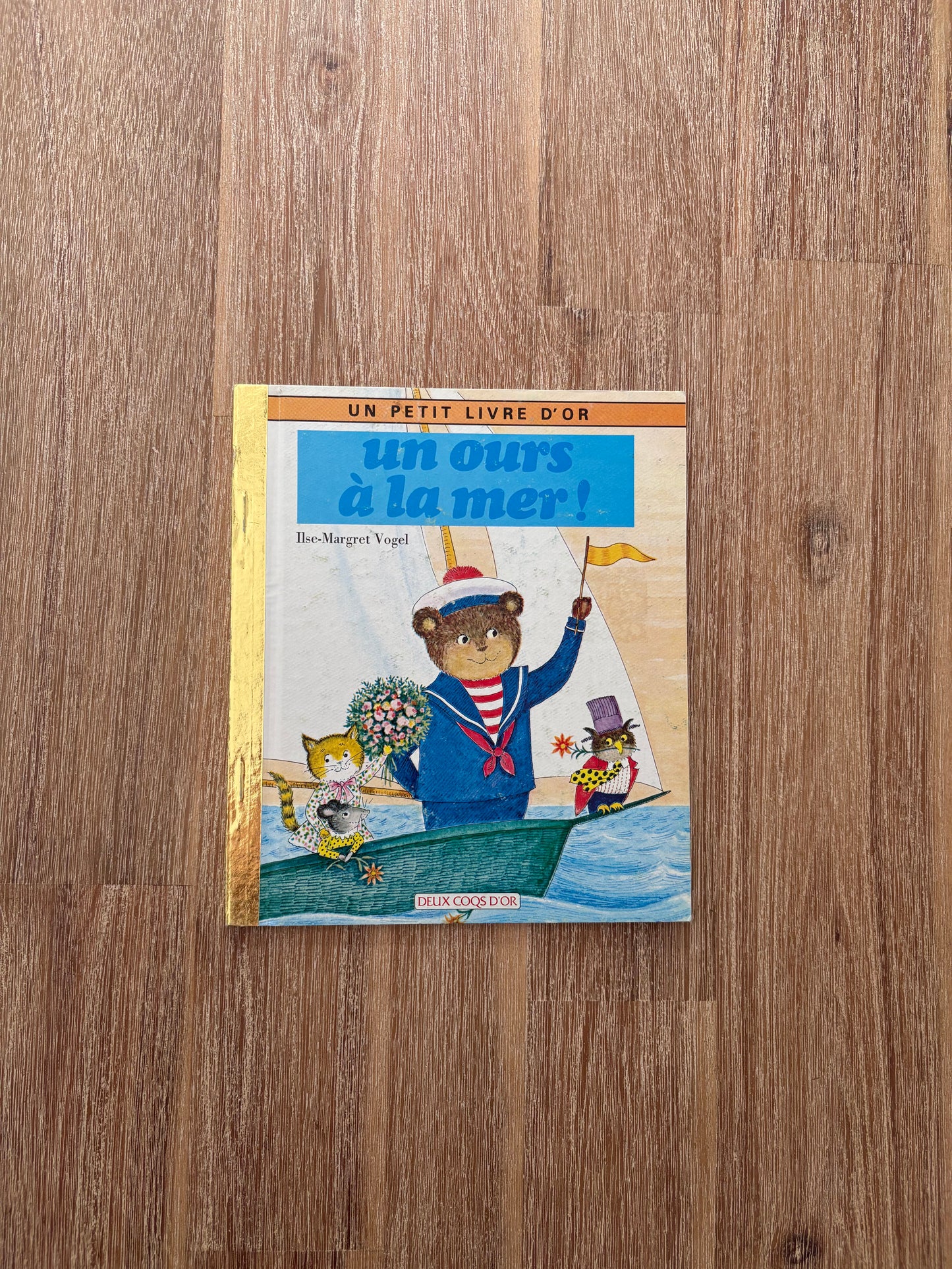 *Vintage* 1975 Un petit livre d’or / Un ours à la mer