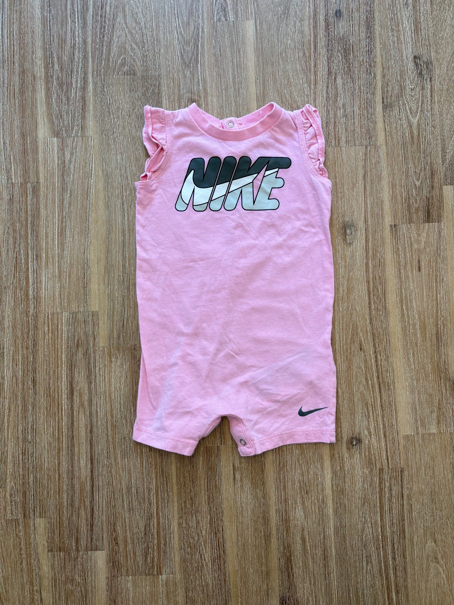 9 mois / Nike