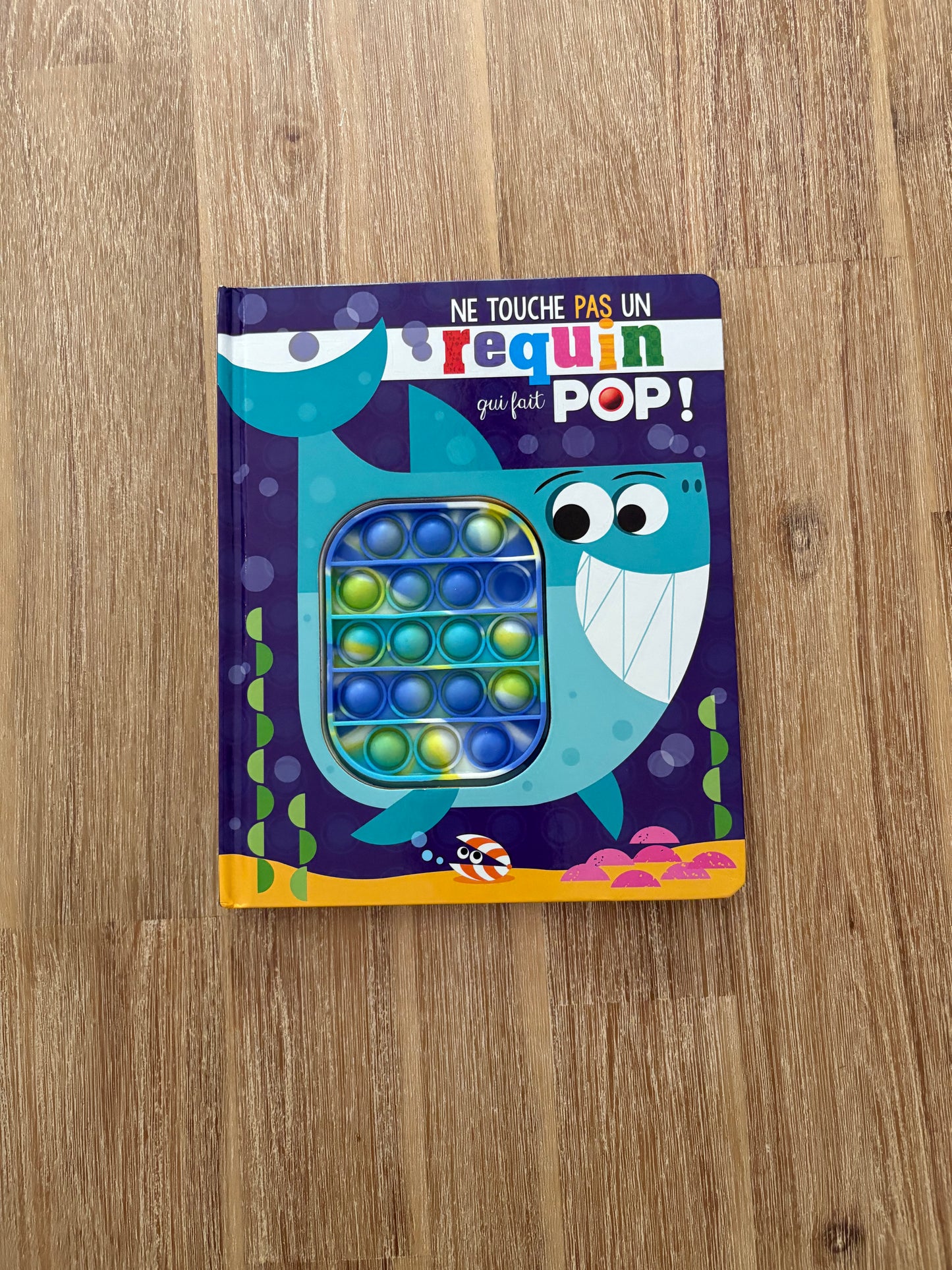 Ne touche pas un requin qui fait pop !