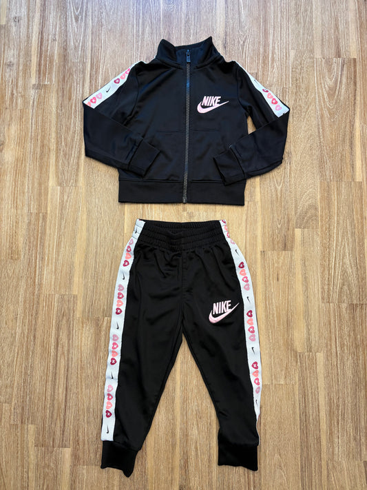 2T / Nike